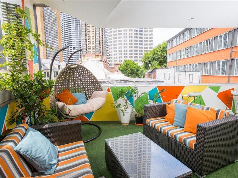 Yha Sydney Harbour Pansiyon Dış mekan fotoğraf The rooftop garden at the hotel