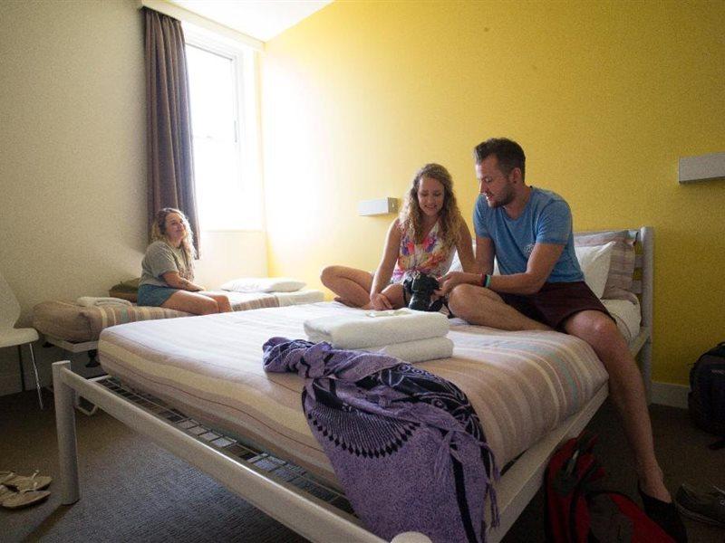 Yha Sydney Harbour Pansiyon Dış mekan fotoğraf A room at the hotel