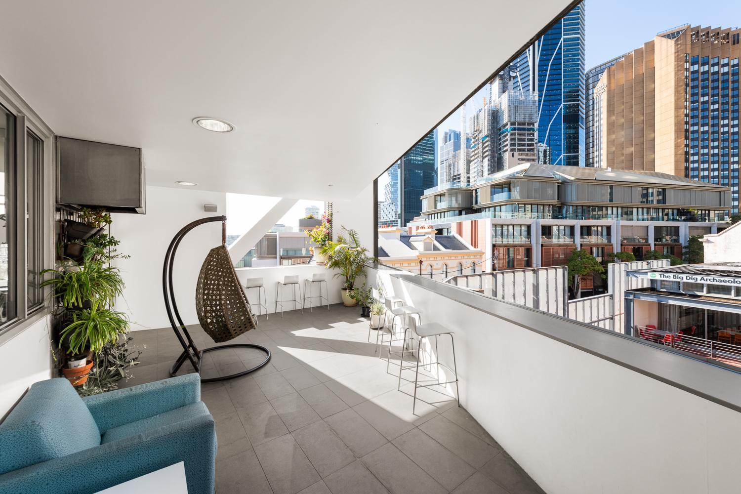 Yha Sydney Harbour Pansiyon Dış mekan fotoğraf The rooftop terrace at the Emporium Hotel South Bank