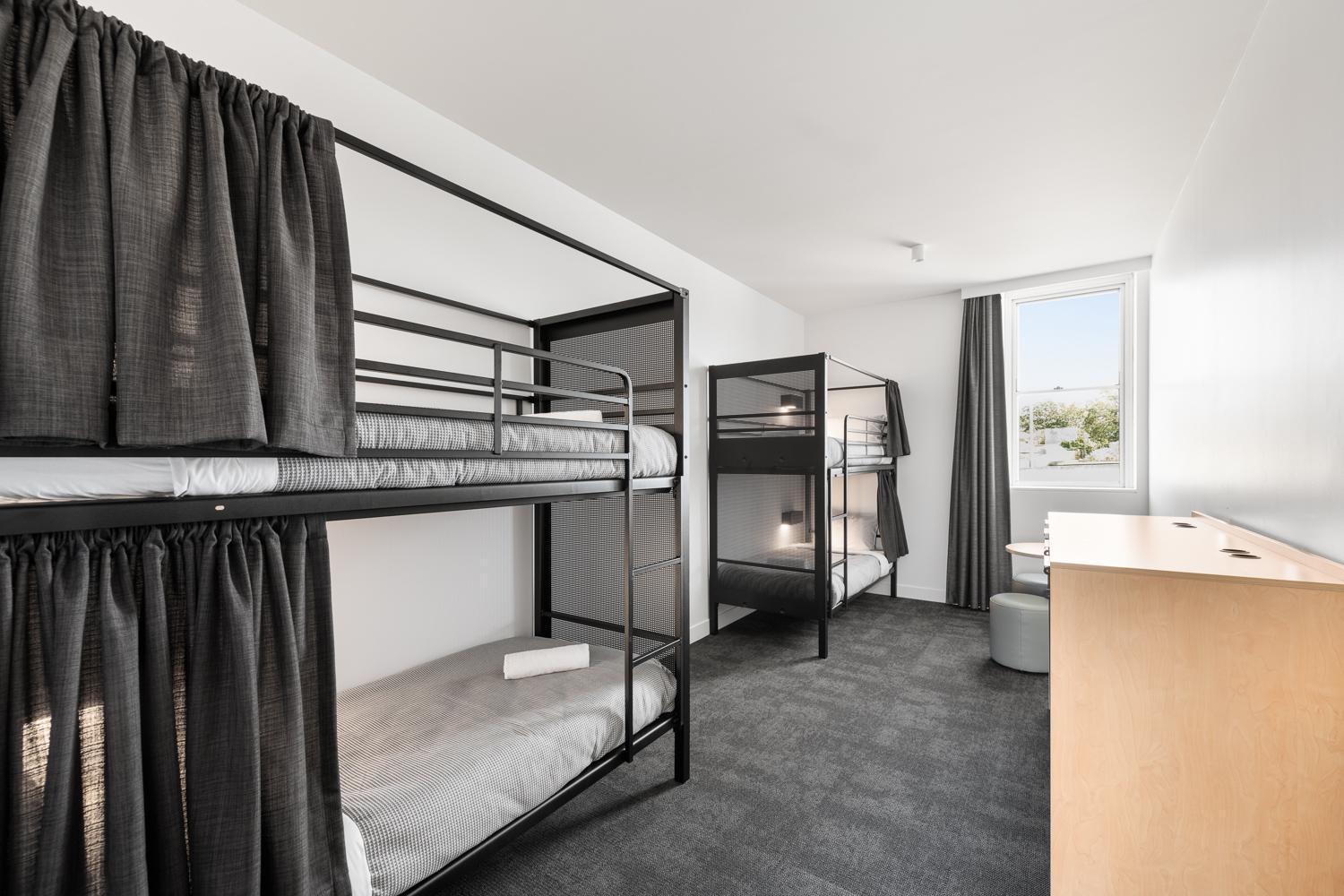 Yha Sydney Harbour Pansiyon Dış mekan fotoğraf A typical room at a typical hostel